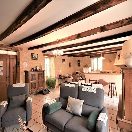 Cosy With Swimming Pool, Cleaning Included