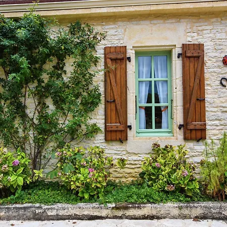 Cosy With Swimming Pool, Cleaning Included Casa vacanze *